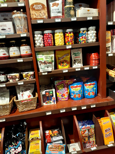 American Restaurant «Cracker Barrel Old Country Store», reviews and photos, 200 Davis Blvd, Pittsburgh, PA 15275, USA