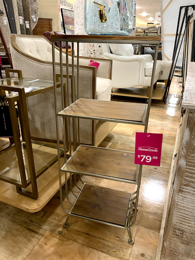 Department Store «T.J. Maxx & HomeGoods», reviews and photos, 111 Taunton St, Plainville, MA 02762, USA