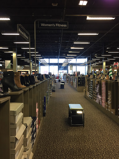 Shoe Store «DSW Designer Shoe Warehouse», reviews and photos, 6644 Loisdale Rd, Springfield, VA 22150, USA