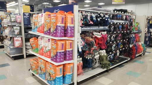 Pet Supply Store «Petco Animal Supplies», reviews and photos, 629 E Dundee Rd, Palatine, IL 60067, USA