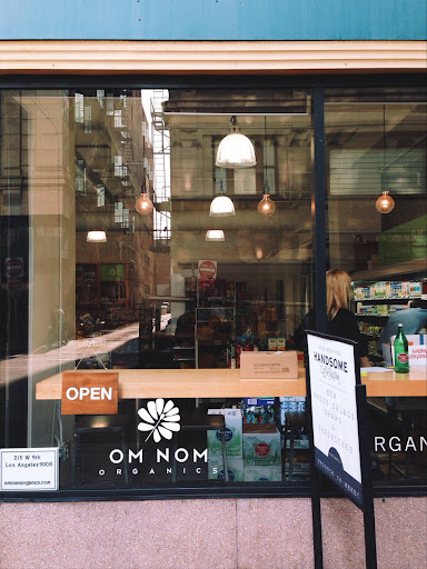 Om Nom Organics, 215 W 9th St, Los Angeles, CA 90014, USA, 