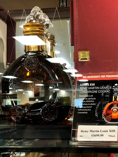 State Liquor Store «NH Liquor & Wine Outlet», reviews and photos, 10 Benning St, West Lebanon, NH 03784, USA