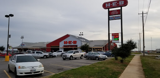 Grocery Store «H-E-B Grocery», reviews and photos, 225 I-35, Pearsall, TX 78061, USA