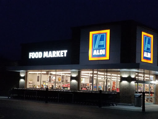 ALDI, 140 E Poyntz Ave, Manhattan, KS 66502, USA, 