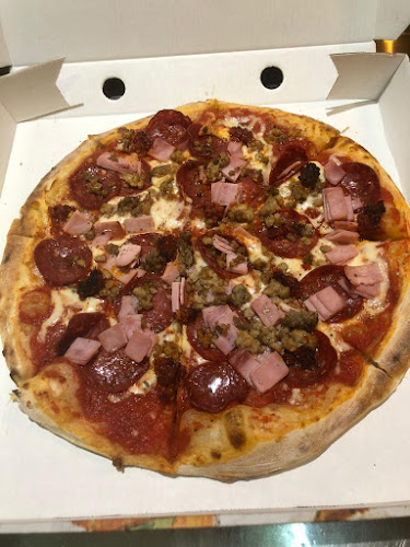 Comments and reviews of Pizza on the Piazza LTD