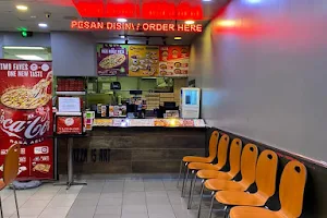 Pizza Hut Delivery Sultanah image