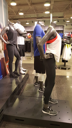 Clothing Store «Nike Factory Store», reviews and photos, 10700 Factory Shop Blvd, Gulfport, MS 39503, USA