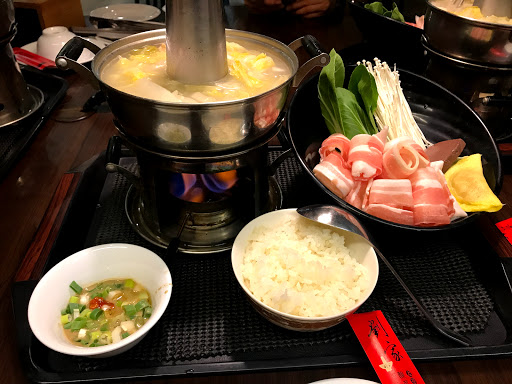 台北市內湖區美食 高雄劉家酸菜白肉鍋台北新莊店 網友評價 菜單 推薦餐點 食記 外送優惠 飢餓黑熊