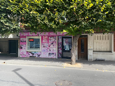 Stylo Queen à Chelles