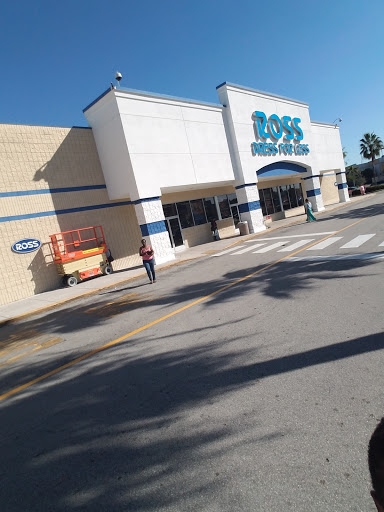 Clothing Store «Ross Dress for Less», reviews and photos, 20519 S Dixie Hwy, Cutler Bay, FL 33189, USA