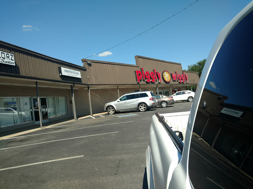 Grocery Store «Piggly Wiggly», reviews and photos, 874 Union St, Shelbyville, TN 37160, USA
