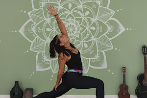 Jussara Sanson - Yoga & Terapias Integrativas image