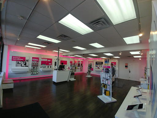 Cell Phone Store «T-Mobile», reviews and photos, 4732 Sunrise Hwy, Massapequa Park, NY 11762, USA