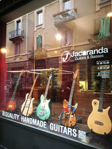 Jacaranda Guitars - Liuteria - Guitar and Bass repair