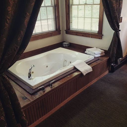 Bed & Breakfast «Inn at Lake Joseph», reviews and photos, 162 St Josephs Rd, Forestburgh, NY 12777, USA