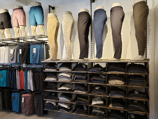 Sportswear Store «lululemon», reviews and photos, 3556 N Southport Ave, Chicago, IL 60657, USA