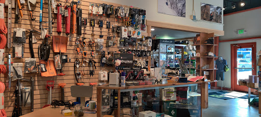 Outdoor Sports Store «Pro Ski and Mountain Service», reviews and photos, 108 W North Bend Way, North Bend, WA 98045, USA