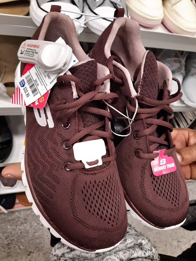 Clothing Store «Ross Dress for Less», reviews and photos, 9727 Laurel Canyon Blvd, Arleta, CA 91331, USA