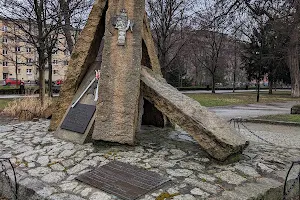 Monument to the Victims of Stalinism image