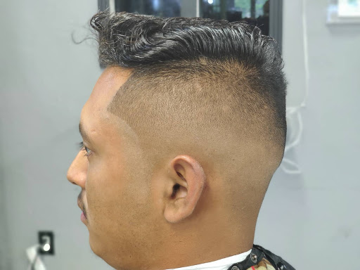 Barber Shop «In & Out 2 Barbershop & Salon», reviews and photos, 2147 E Semoran Blvd, Apopka, FL 32703, USA