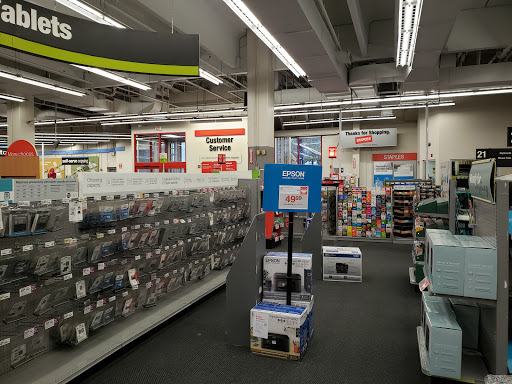 Office Supply Store «Staples», reviews and photos, 2950 Belcrest Center Dr, Hyattsville, MD 20782, USA