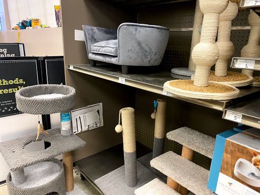 Pet Supply Store «Unleashed by Petco», reviews and photos, 520 S 23rd St, Philadelphia, PA 19146, USA