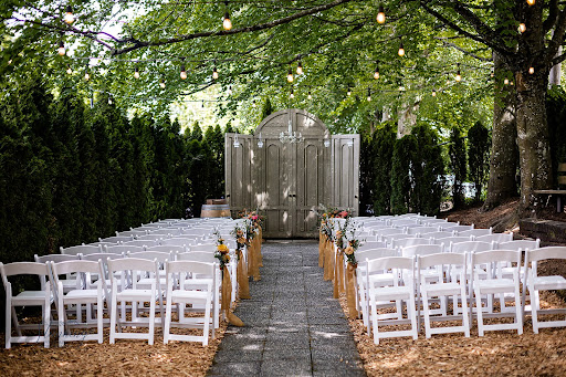 Wedding Venue «The Troutdale House by the Sandy River», reviews and photos, 411 E Historic Columbia River Hwy, Troutdale, OR 97060, USA