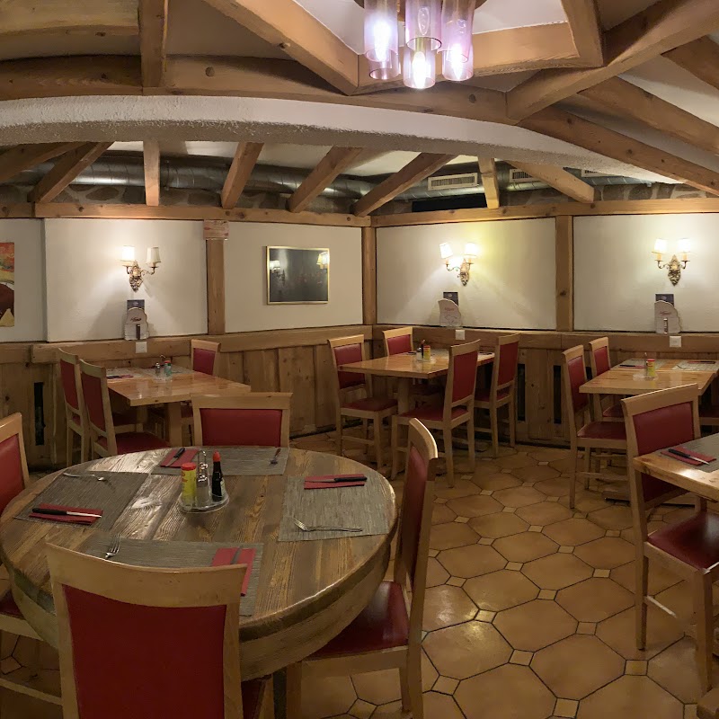 Le Francis Restaurant & Pizzeria