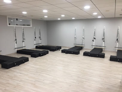 Studio LT Pilates & Training - Detrás del parque infantil de la alameda, Avenida de Ourense, 36900 Marín, Pontevedra, Spain