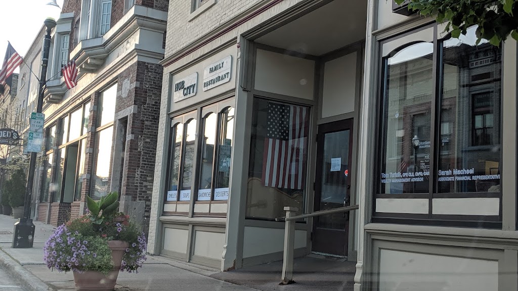 Hub City Restaurant 53073