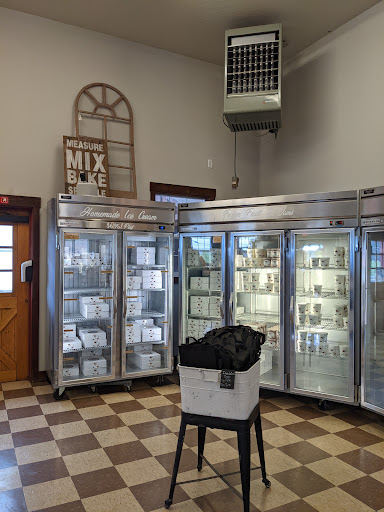 Grocery Store «Red Berry Barn», reviews and photos, 19200 SW Chapman Rd, Sherwood, OR 97140, USA