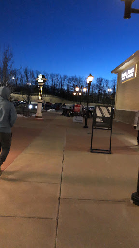 Fashion Accessories Store «Michael Kors», reviews and photos, 80 Premium Outlets Blvd Suite 323, Merrimack, NH 03054, USA