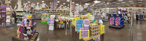 Shopping Mall «Gateway Shopping Center», reviews and photos, 9924 NE Halsey St, Portland, OR 97220, USA