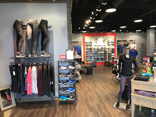 Shoe Store «New Balance Kansas City», reviews and photos, 6607 W 119th St, Leawood, KS 66209, USA