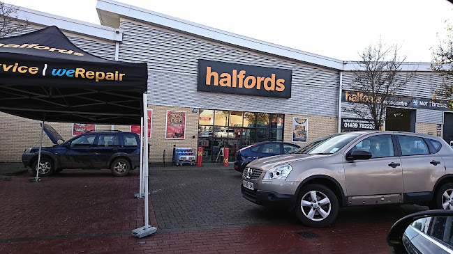 Halfords - Hedge End - Auto glass shop