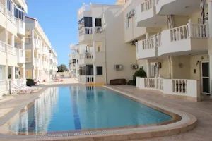 Aquamarine Holiday Apartments image