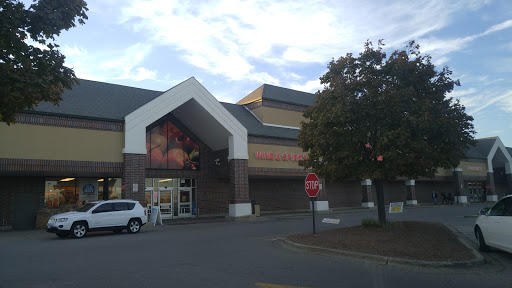 Grocery Store «Jewel-Osco», reviews and photos, 3124 N Lewis Ave, Waukegan, IL 60085, USA