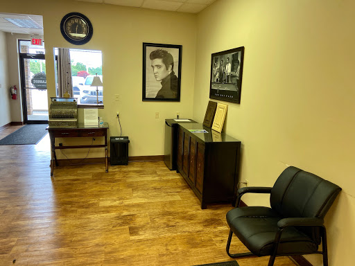Barber Shop «The Classic Barber Shop and Shave Parlor», reviews and photos, 16617 Pearl Rd, Strongsville, OH 44136, USA