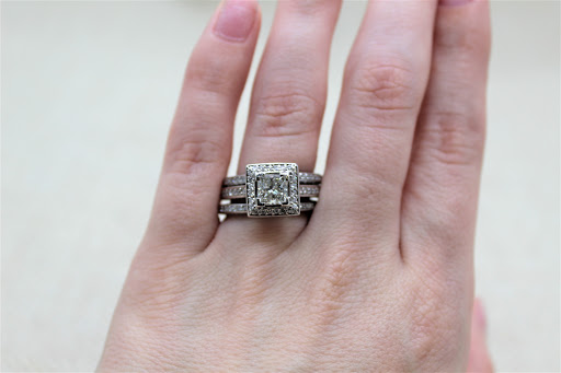 Pawn Shop «Bayou Pawn & Jewelry», reviews and photos, 821 N Morrison Blvd, Hammond, LA 70401, USA