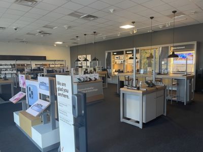 Cell Phone Store «Verizon», reviews and photos, 8919 Woodyard Rd b, Clinton, MD 20735, USA