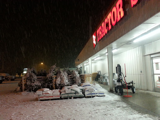 Home Improvement Store «Tractor Supply Co.», reviews and photos, 1550 Whitehall Rd, Muskegon, MI 49445, USA