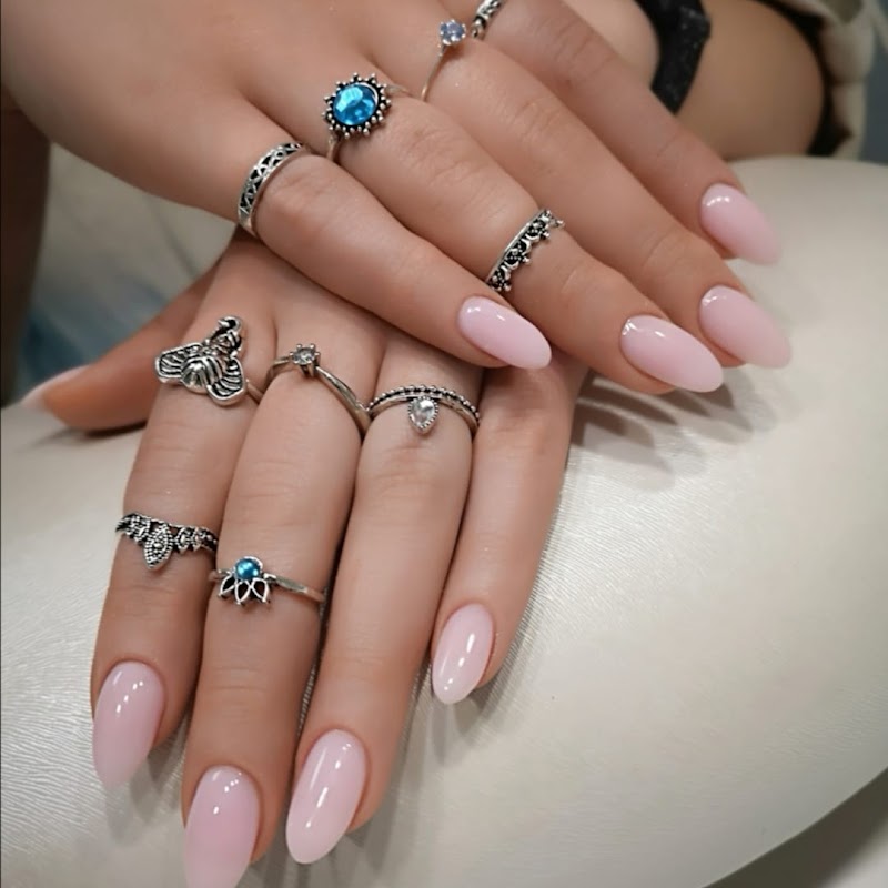 Gauranga Nails Nagelstudio für Maniküre, Pediküre in Stuttgart