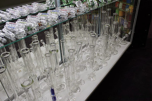 Tobacco Shop «Wonderland Smoke Shop Hasbrouck Heights», reviews and photos, 155 NJ-17, Hasbrouck Heights, NJ 07604, USA