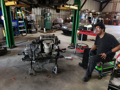 Auto Repair Shop «R & E Auto Repair & 911 auto Windshield», reviews and photos, 930 Rayford Rd, Spring, TX 77386, USA