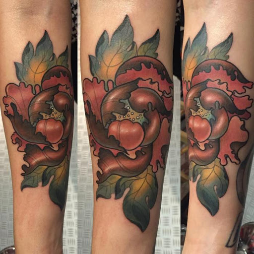 Explore pretty flower tattoo ideas, creative tattoo ideas in San Francisco, available at Dream Masters Custom Tattoos Sweden