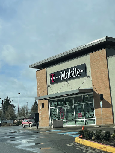 Cell Phone Store «T-Mobile», reviews and photos, 704 Trosper Rd SW #126, Tumwater, WA 98512, USA