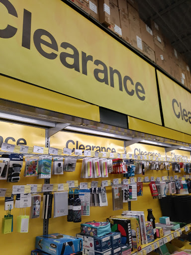 Office Supply Store «Staples», reviews and photos, 270 Upland Square Dr, Pottstown, PA 19464, USA