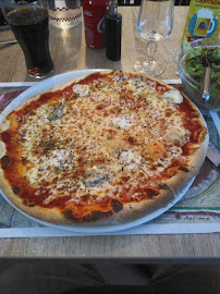 Plats et boissons du Restaurant italien L'Atelier à Pizza à Le Lardin-Saint-Lazare - n°19