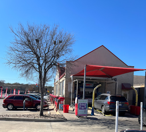 The Bubble Bath Car Wash en San Antonio
