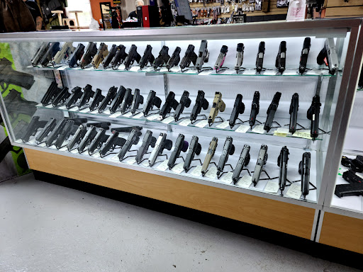 Sporting Goods Store «Buck Shot Sporting Goods», reviews and photos, 1606 IN-38, New Castle, IN 47362, USA